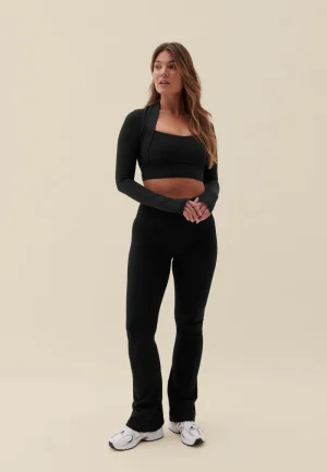 SculptingFlaredLeggings-Black1