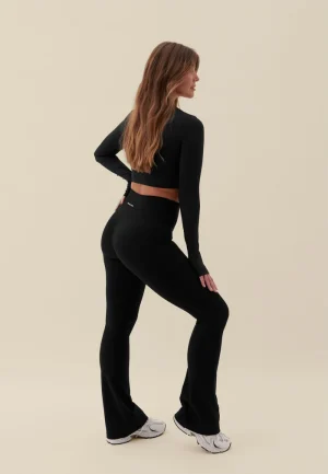 SculptingFlaredLeggings-Black2