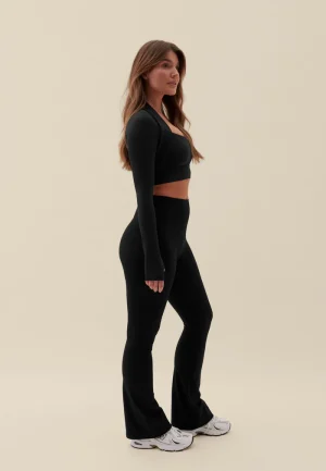 SculptingFlaredLeggings-Black3